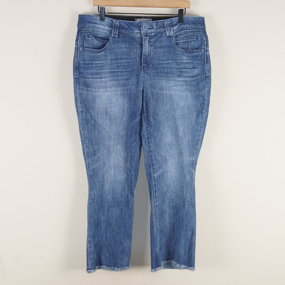 Democracy Ab Technology Light Wash Denim Crop Raw Hem Straight Leg Jeans 18W